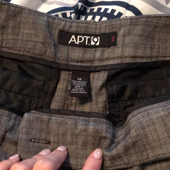 Women’s Capri - Picture 3 of 3